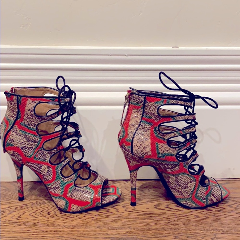 Bakers Snake Skin Lace Up Heel Size 6